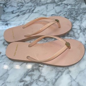 tory burch flip flops